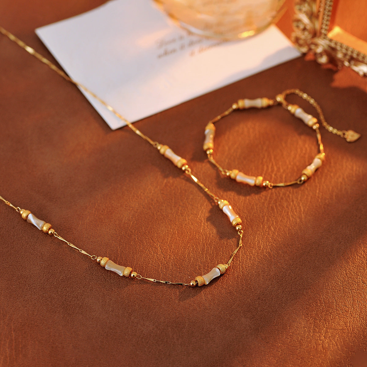 Vintage Layered Natural Stone Necklace Light Luxury Niche Collarbone Chain Elegant High-end Bracelet Women's Jewelry