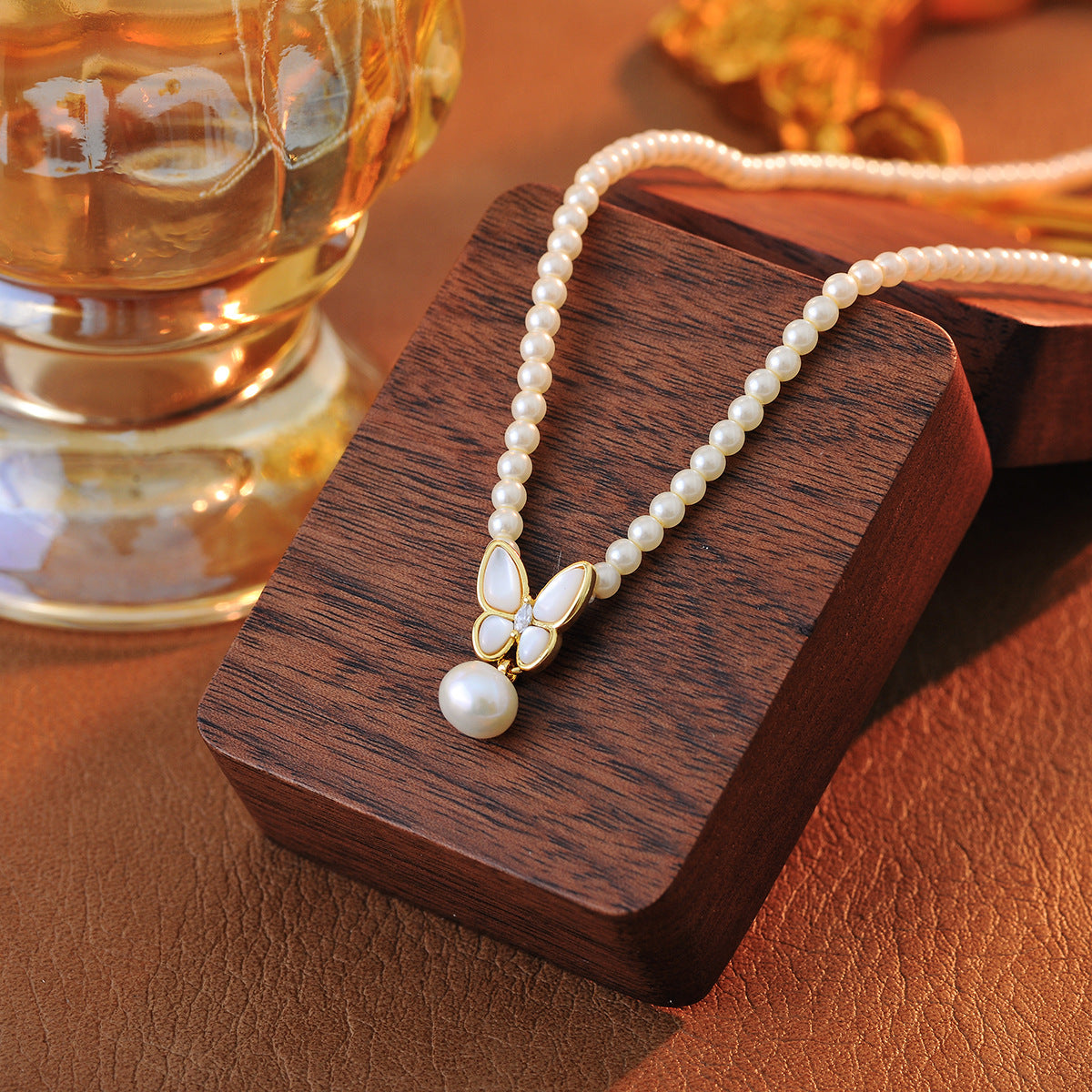 Imitation Shijia Pearl Necklace for Women, Light Luxury High-End Butterfly Pendant Collarbone Chain, Elegant Jewelry