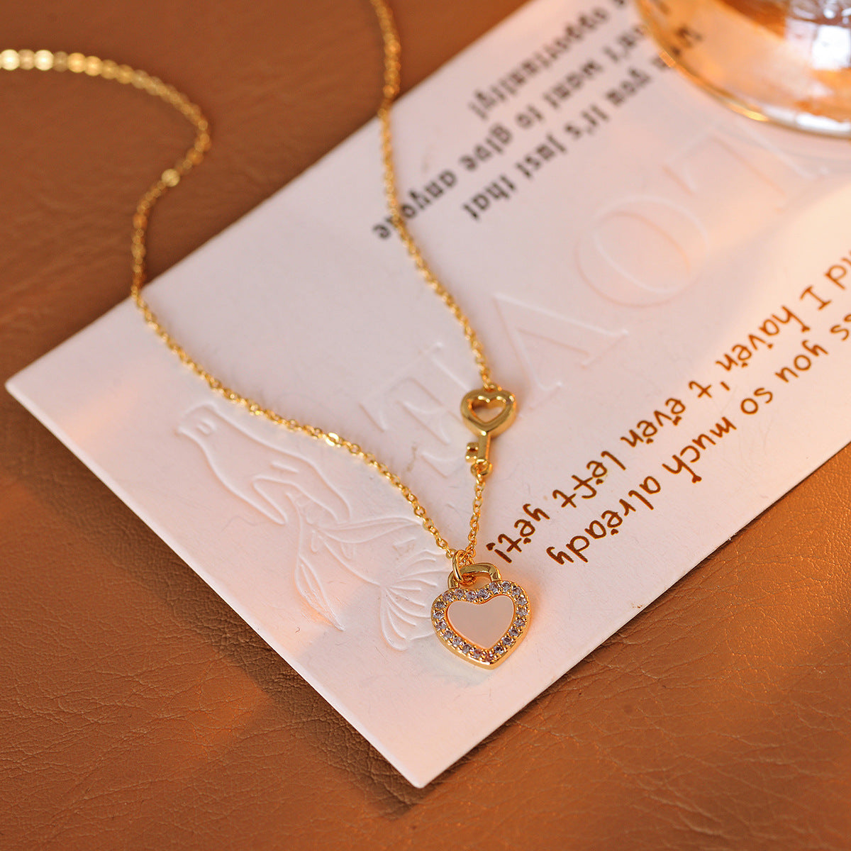 Heart Lock Necklace Heart Mother-of-Pearl Key Necklace for Women Light Luxury Niche Simple High-End Neck Chain