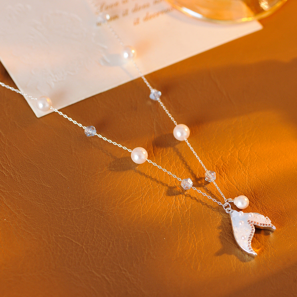 Gradient Blue Fish Tail Necklace for Women Summer Beach Vacation Style Versatile New Clavicle Chain