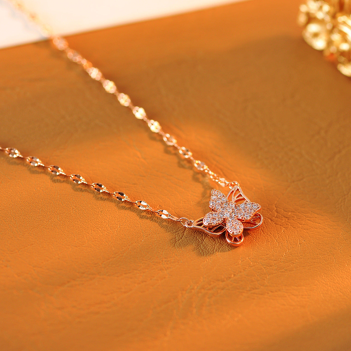 Rotatable Necklace Butterfly Sweater Chain Women's Elegant Fashion Jewelry Collarbone Chain High-end Pendant