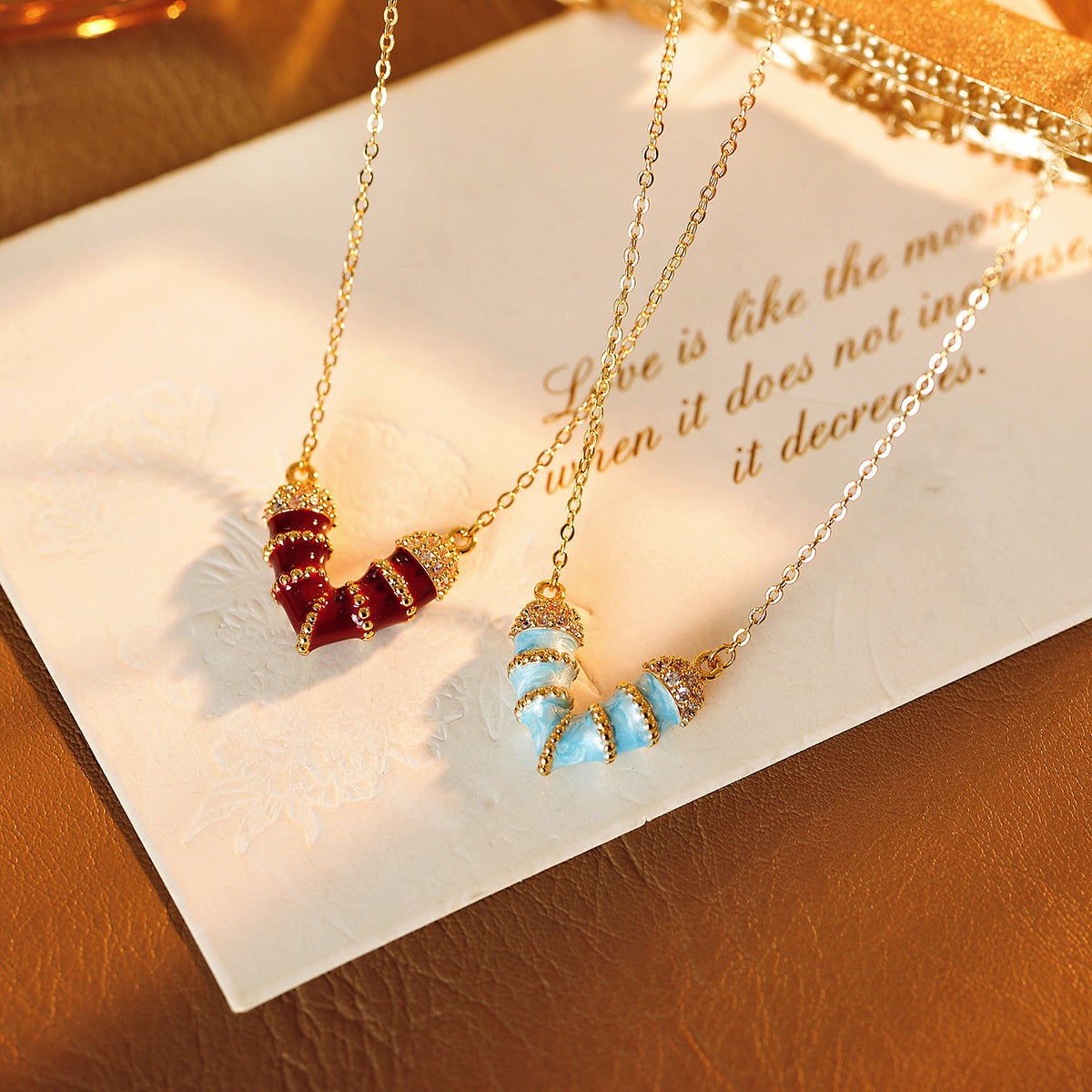 Exquisite Heart-Shaped New Women's Earrings Necklace Elegant Ear Clips Vintage Unique Stunning High-End Earrings