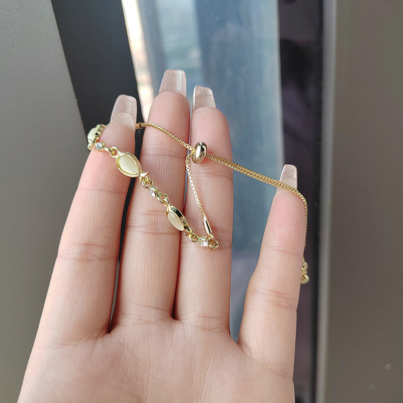 Korean Fashion Crystal Small Fish Bracelet for Women, Light Luxury Jewelry, High-end Summer Temperament, Versatile Personality Bracelet