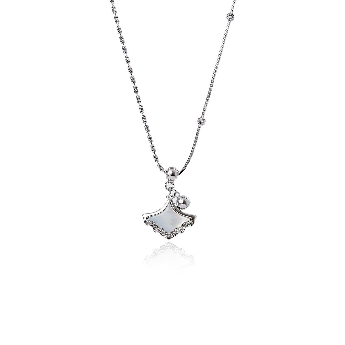 Ginkgo Necklace Summer Mother-of-Pearl Pendant Sweater Chain New Hot-Selling High-End Niche Fashion Neck Chain