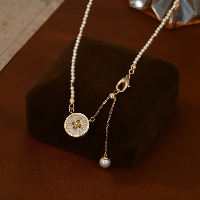 Button Design X Mother-of-Pearl Necklace Light Luxury Niche High-End Feel 2025 New Versatile Elegant High-End Collarbone Chain