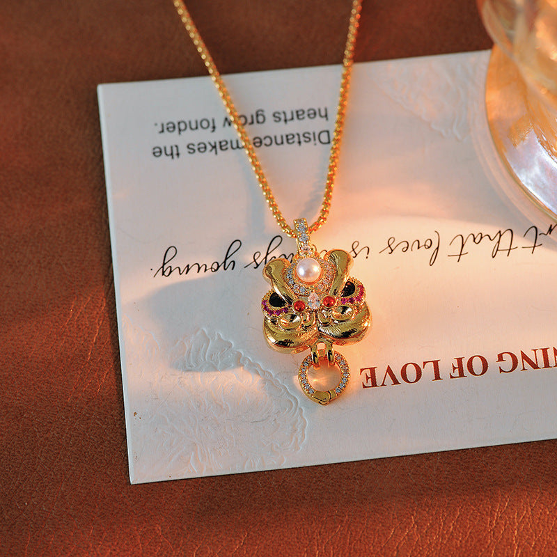 High-end Light Luxury Niche National Style Inlaid Diamond Lion Pendant Necklace for Women New Hot-selling Gold Accessories Autumn Winter