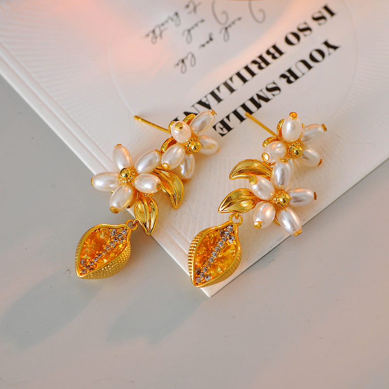 KS Home Lemon Petal Pearl Necklace with Rhinestones and Zircon Inlay Fresh and Elegant Collarbone Chain