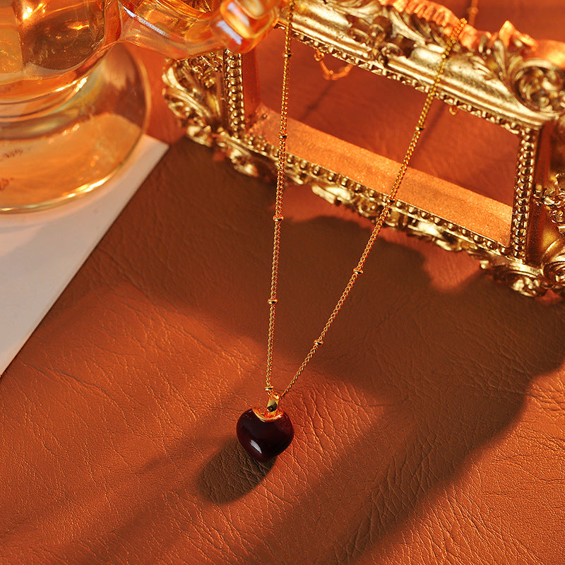 Versatile Heart Necklace for Women, Elegant and Exquisite High-End Collarbone Chain, Korean Ins Style New Autumn Winter