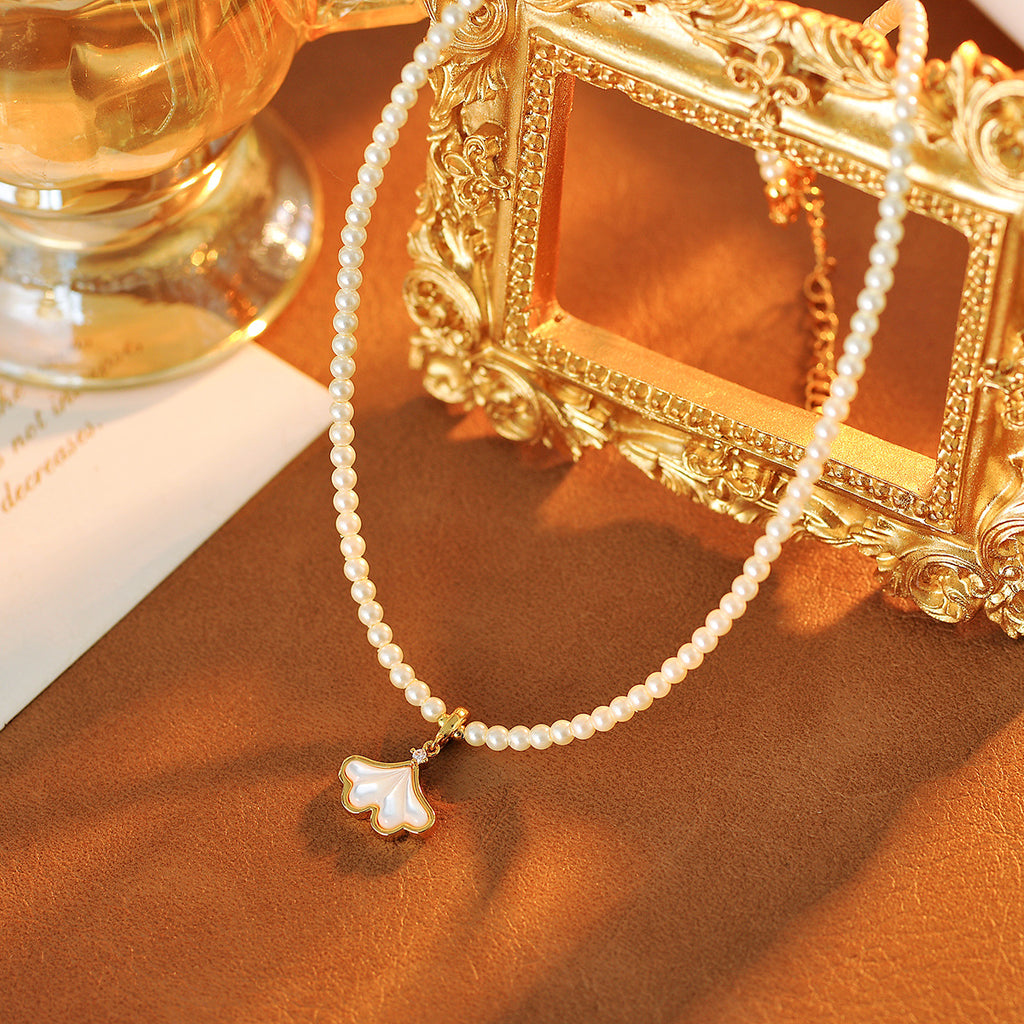 Minimalist Niche Ginkgo Leaf Mother-of-Pearl Pendant Pearl Necklace Hot-Selling Light Luxury Choker Niche Collarbone Chain