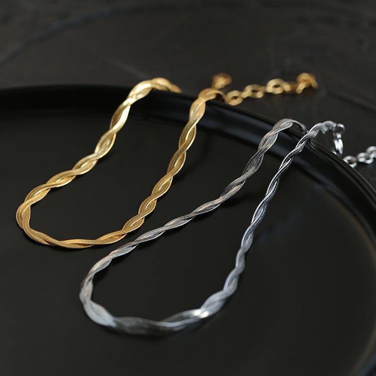 Titanium Steel Design Simple Elegant High-end Non-fading Cross Necklace for Women Trendy Internet Celebrity Minimalist Style Collarbone Chain