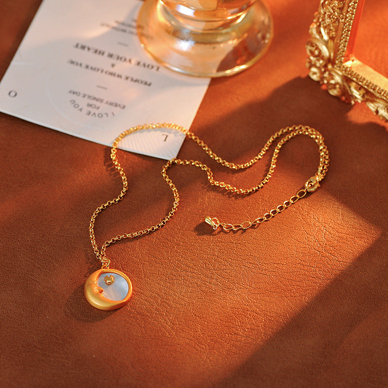 European and American Fashion Starry Sea Moon Shell Sweater Chain for Women High-end Long Vintage Design Versatile Necklace