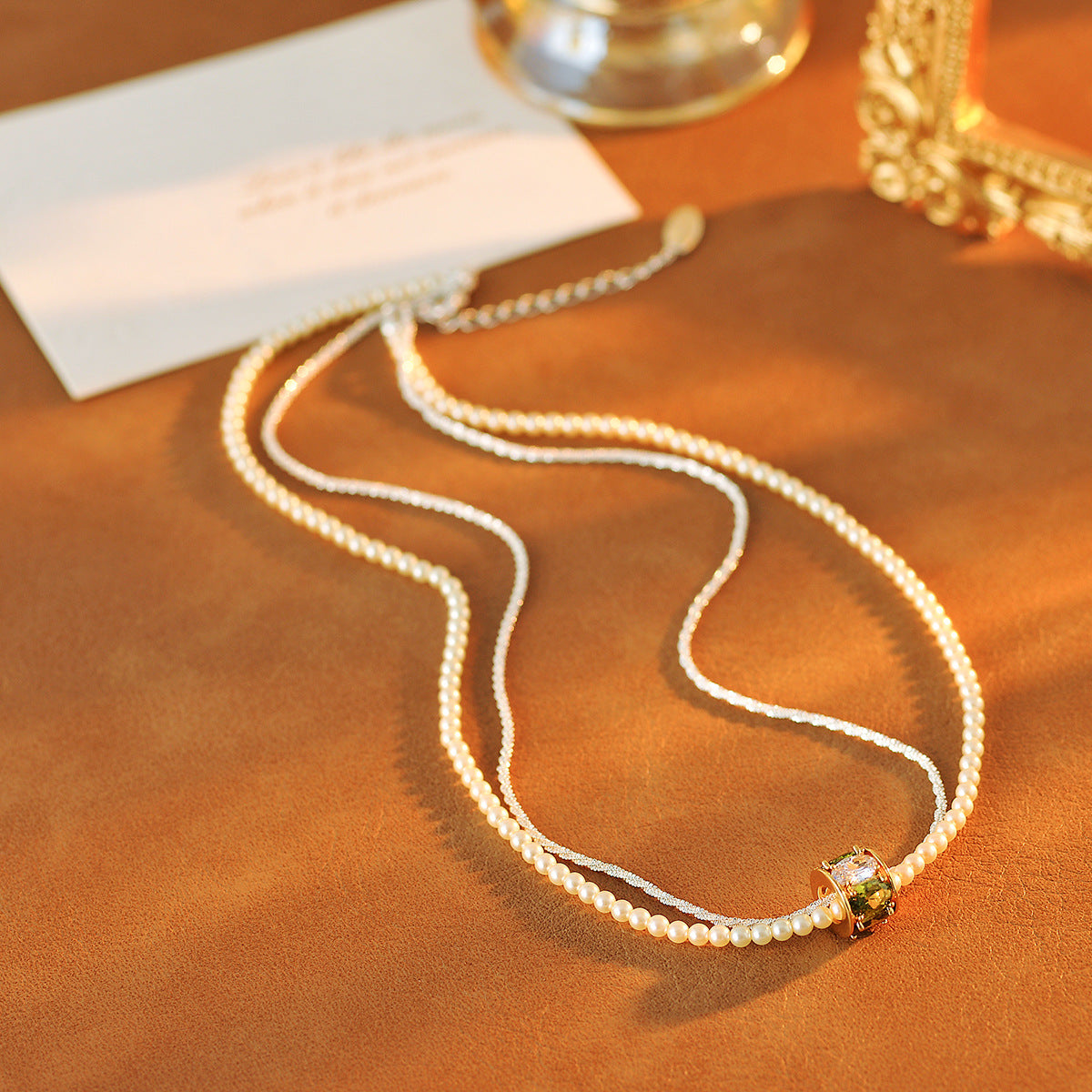 Elegant and Luxurious Pearl Pendant with Sparkling Double Layer Clavicle Chain