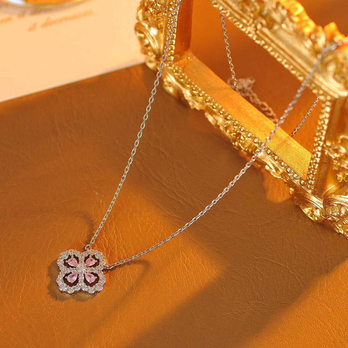 Four-leaf Clover Necklace Full Diamond Handmade Inlaid Collarbone Chain Light Luxury High-end Feel Xiaohongshu Socialite Same Style