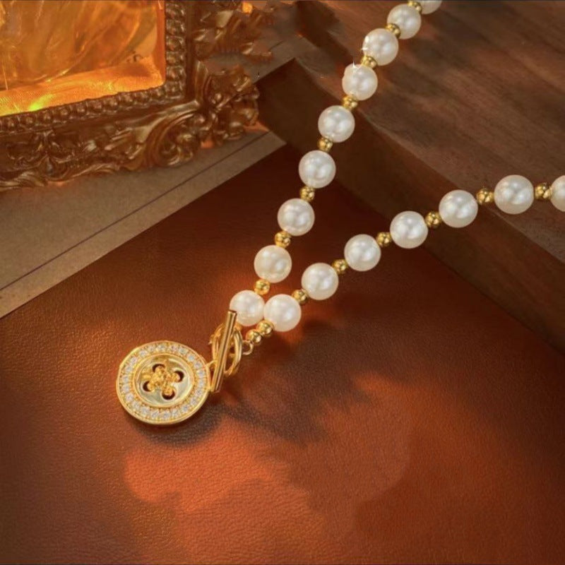 French Style Retro Natural Pearl Necklace for Women, Light Luxury Niche Design, High-End Clavicle Chain, Vintage Irregular Necklace