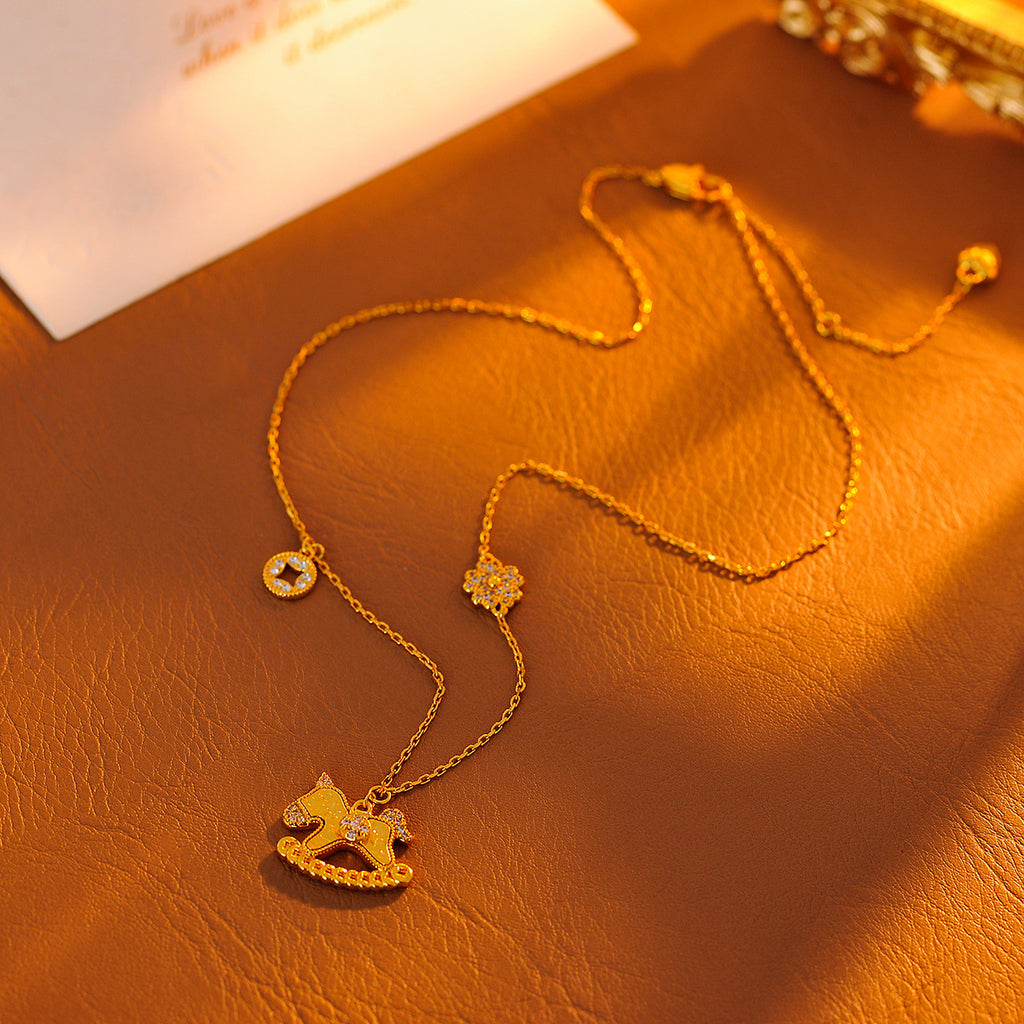 Wooden Horse Necklace Sparkling Ice Fragment Wooden Horse Pendant Necklace New High-end Light Luxury Choker