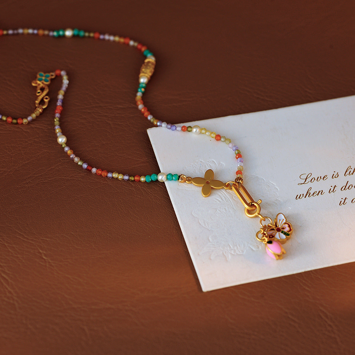 New Colorful Beaded Necklace Fashion Simple Niche Collarbone Chain High-end Pearl Necklace