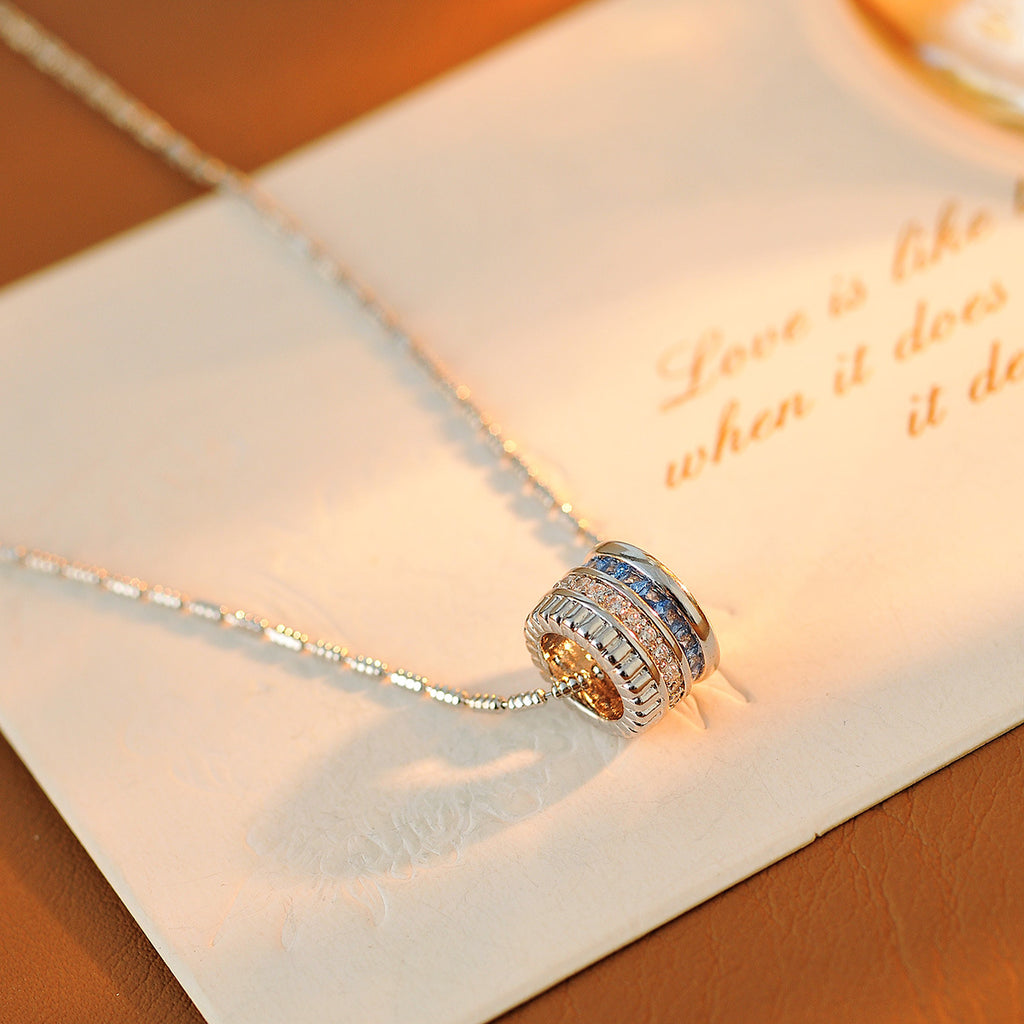 New French Style Dynamic Blue Ice Heart Circle Necklace for Women, High-end Exquisite Petite Collarbone Chain