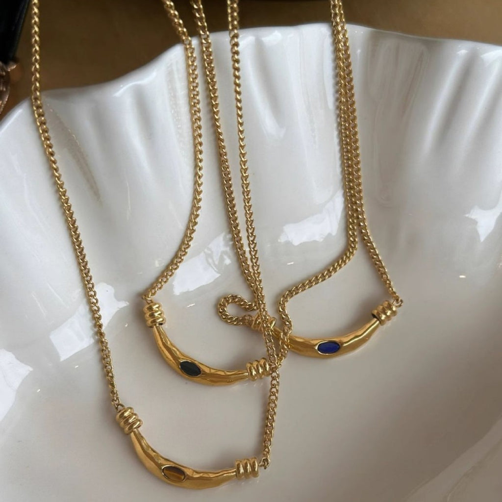 Vintage Light Luxury INS Style Niche Inlaid Tiger Eye Stone Titanium Steel INS High-End Necklace Trendy European and American Style Desert Journey