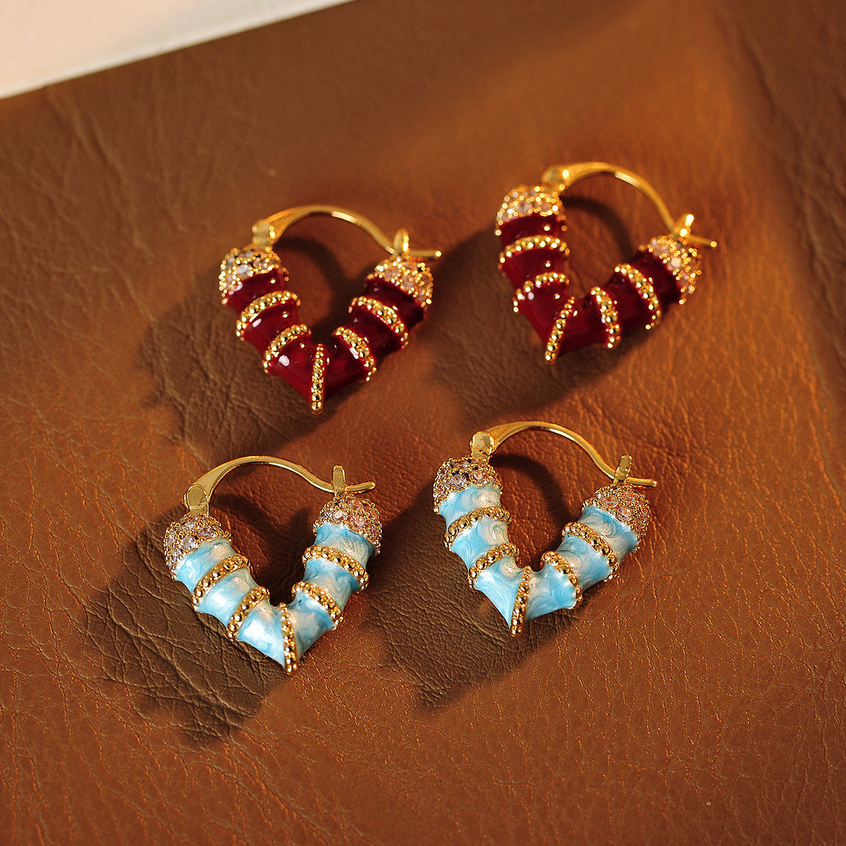 Exquisite Heart-Shaped New Women's Earrings Necklace Elegant Ear Clips Vintage Unique Stunning High-End Earrings