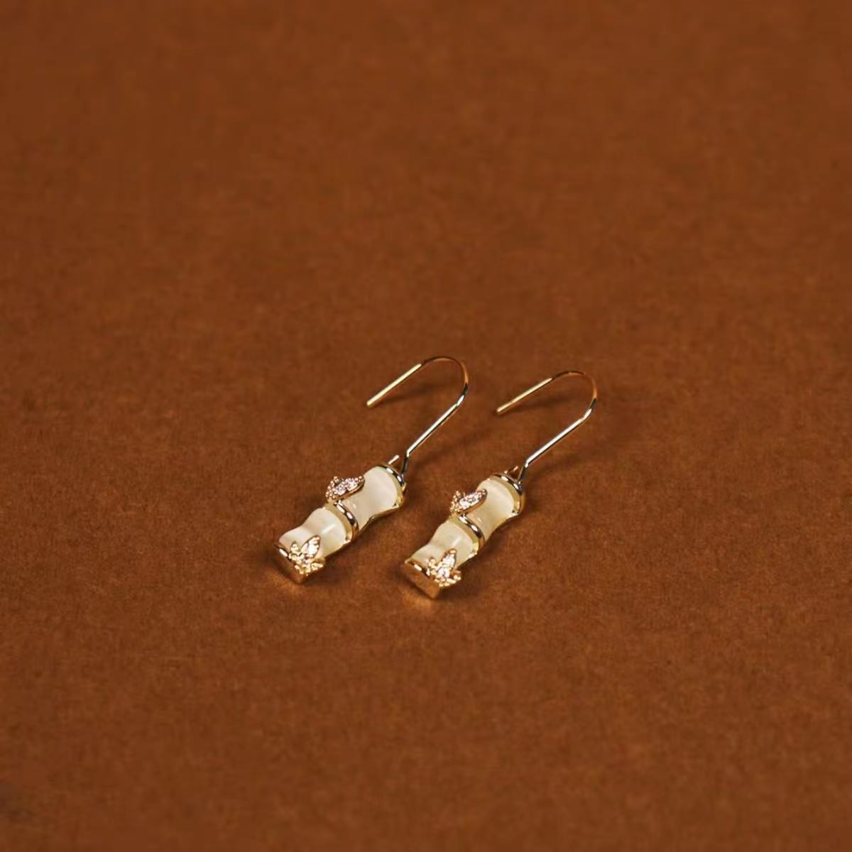 New Chinese Style National Trend Necklace High-end Elegant Inlaid Diamond Cat's Eye Stone Bamboo Knot Necklace Light Luxury Niche Design