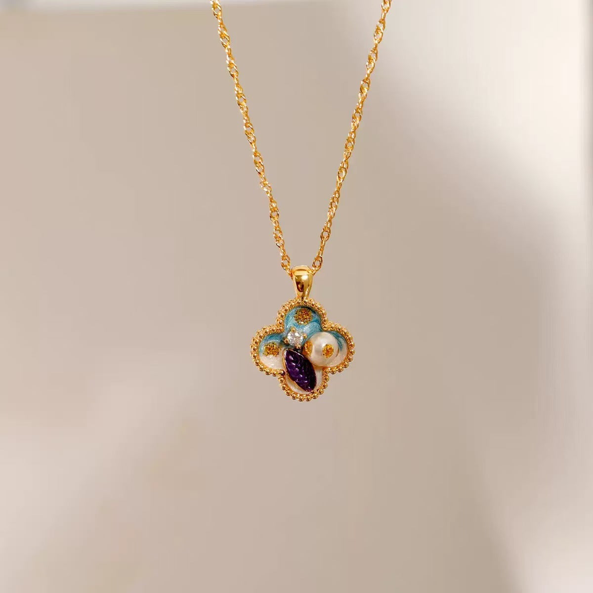 Oil Painting Style Enamel Four-Leaf Clover Necklace for Women Elegant Exquisite Simple Unique Design Collarbone Chain Fashion Sweater Chain