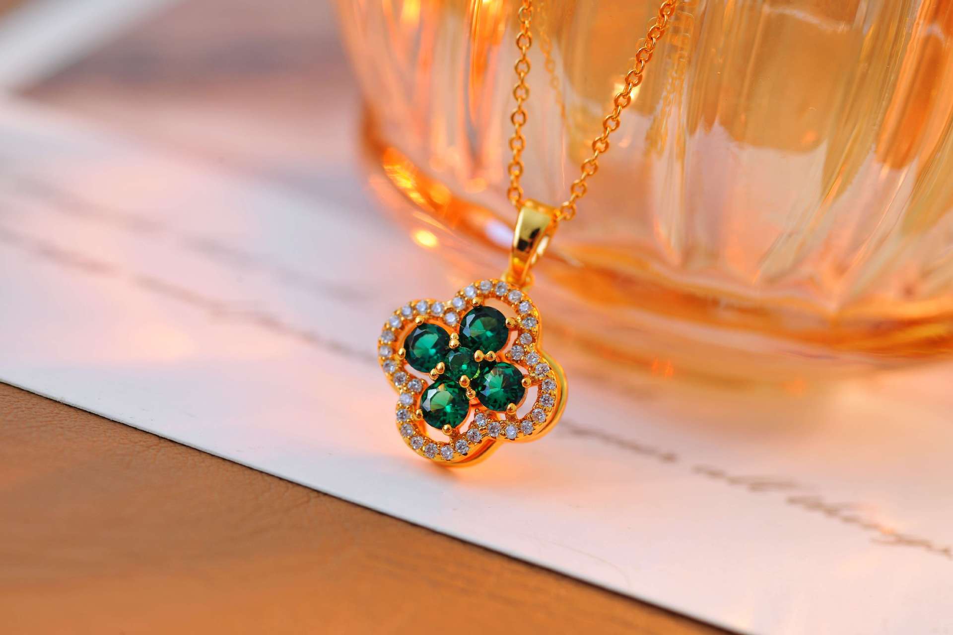 Japanese and Korean Style Small Exquisite Micro Inlaid Green Rotating Zircon Four-Leaf Flower Necklace Internet Celebrity Personality Versatile