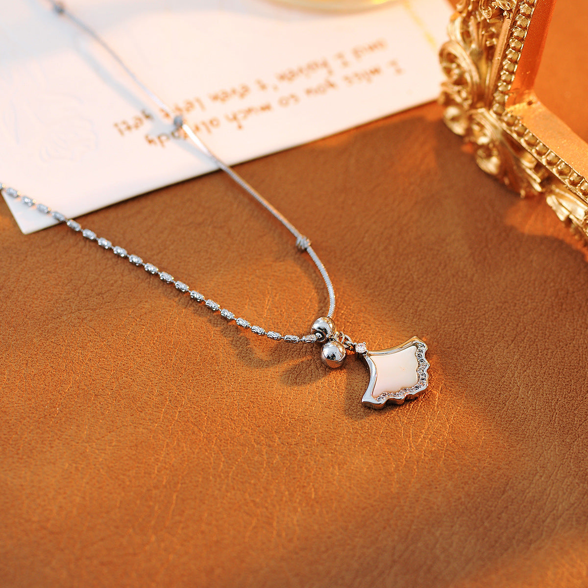 Ginkgo Necklace Summer Mother-of-Pearl Pendant Sweater Chain New Hot-Selling High-End Niche Fashion Neck Chain