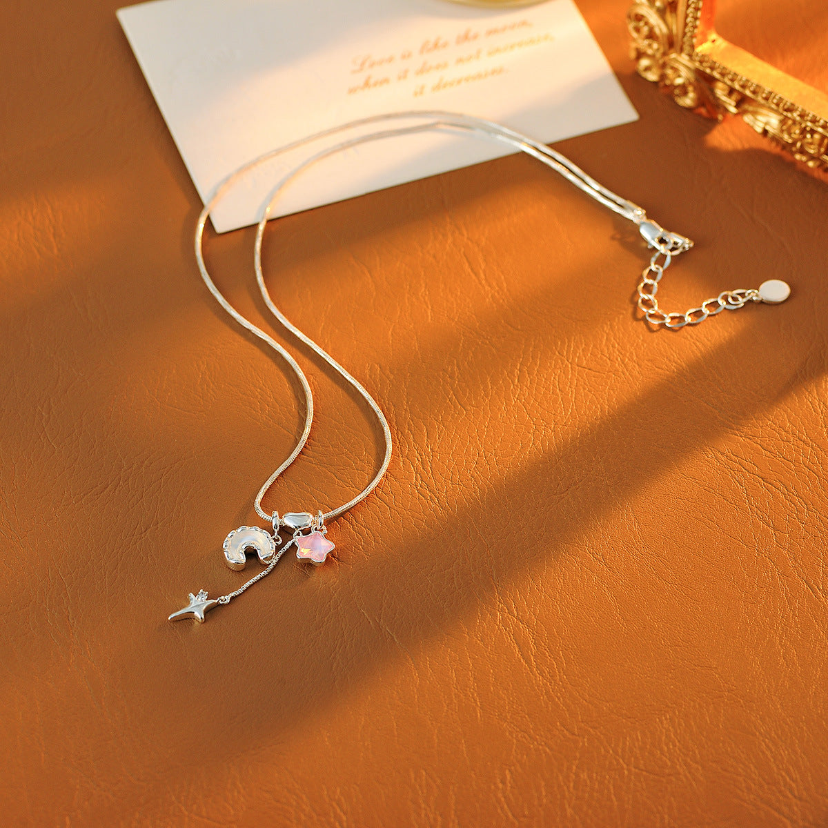 Summer Asymmetric Star and Moon Necklace for Women, Light Luxury Niche High-End Vacation Style Collarbone Chain Necklace