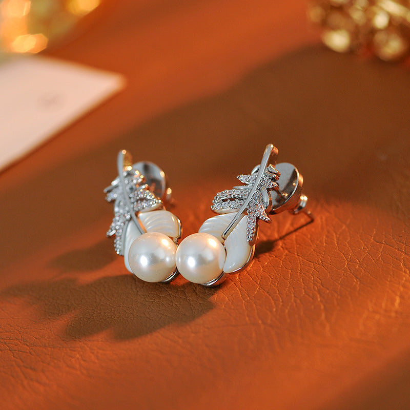 High-end Mother-of-Pearl Micro Inlay Feather Necklace Jewelry Natural Pearl Earrings Necklace Exquisite Light Luxury Accessories