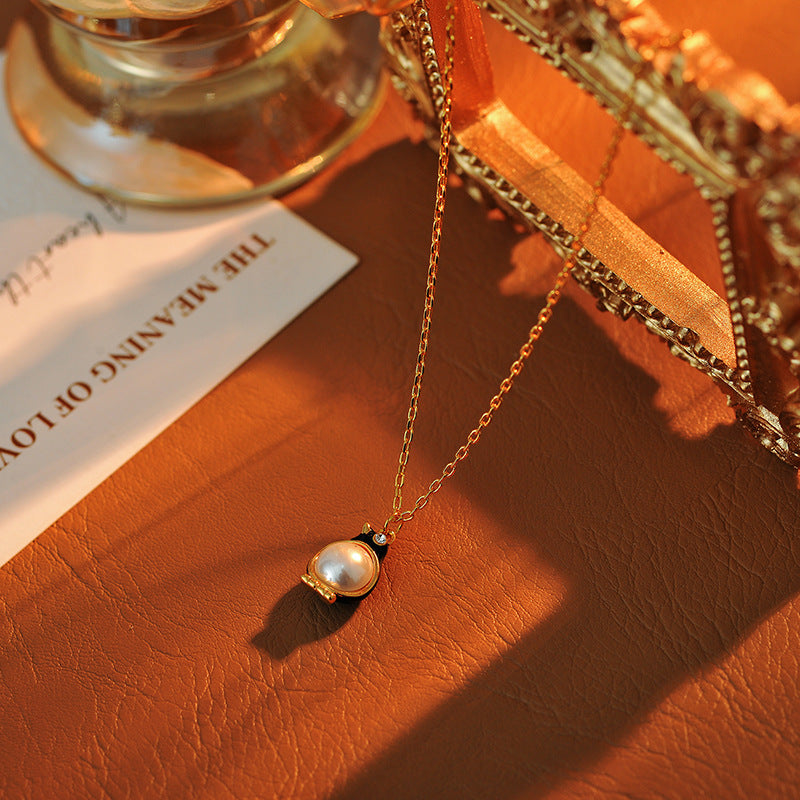 New Fashionable Light Luxury Commuting Fresh Cute Enamel Inlaid Pearl Penguin Shape Metal Necklace