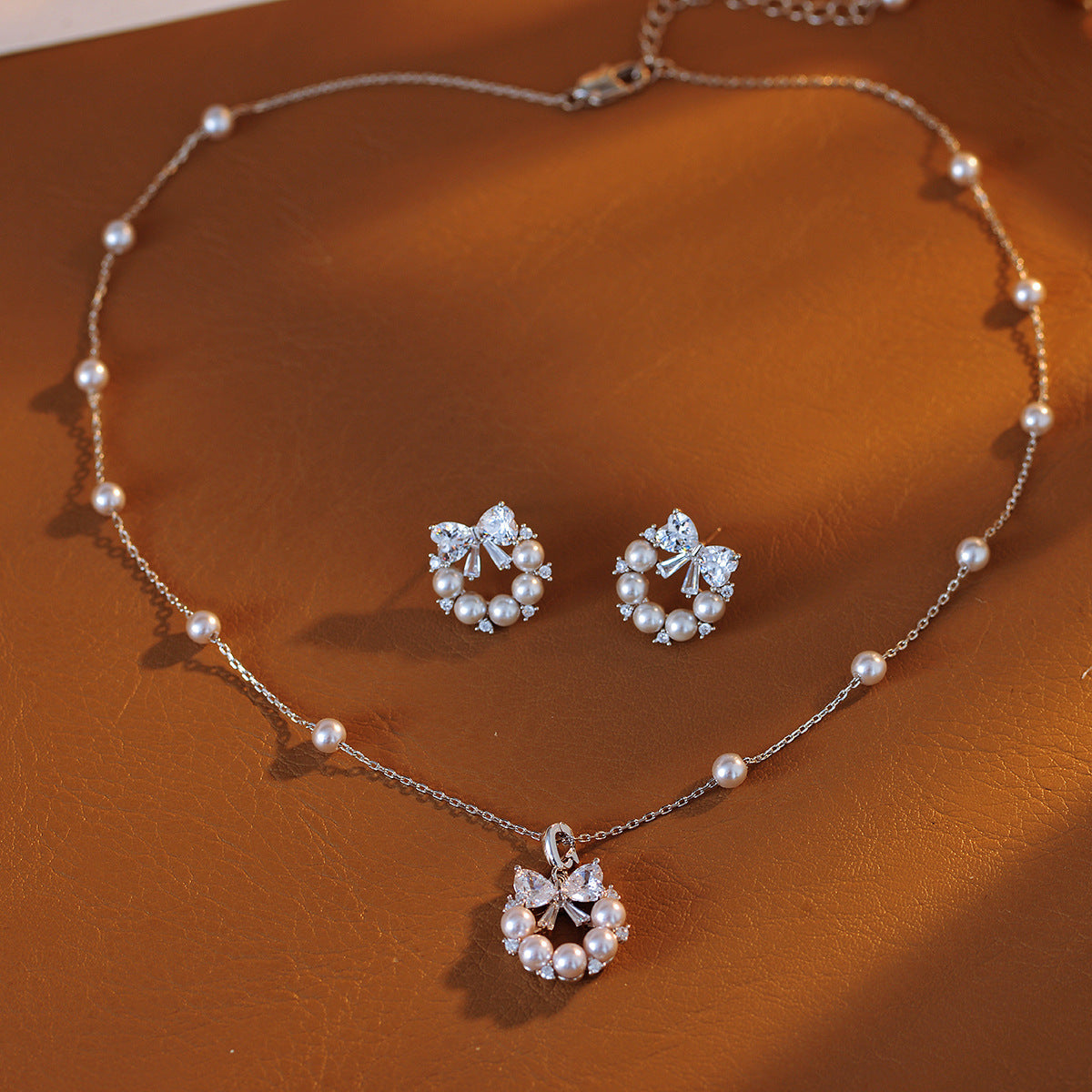 Runaway Princess Necklace Earrings New Round Hollow Micro Inlaid Pearl Pendant Accessories Light Luxury Jewelry