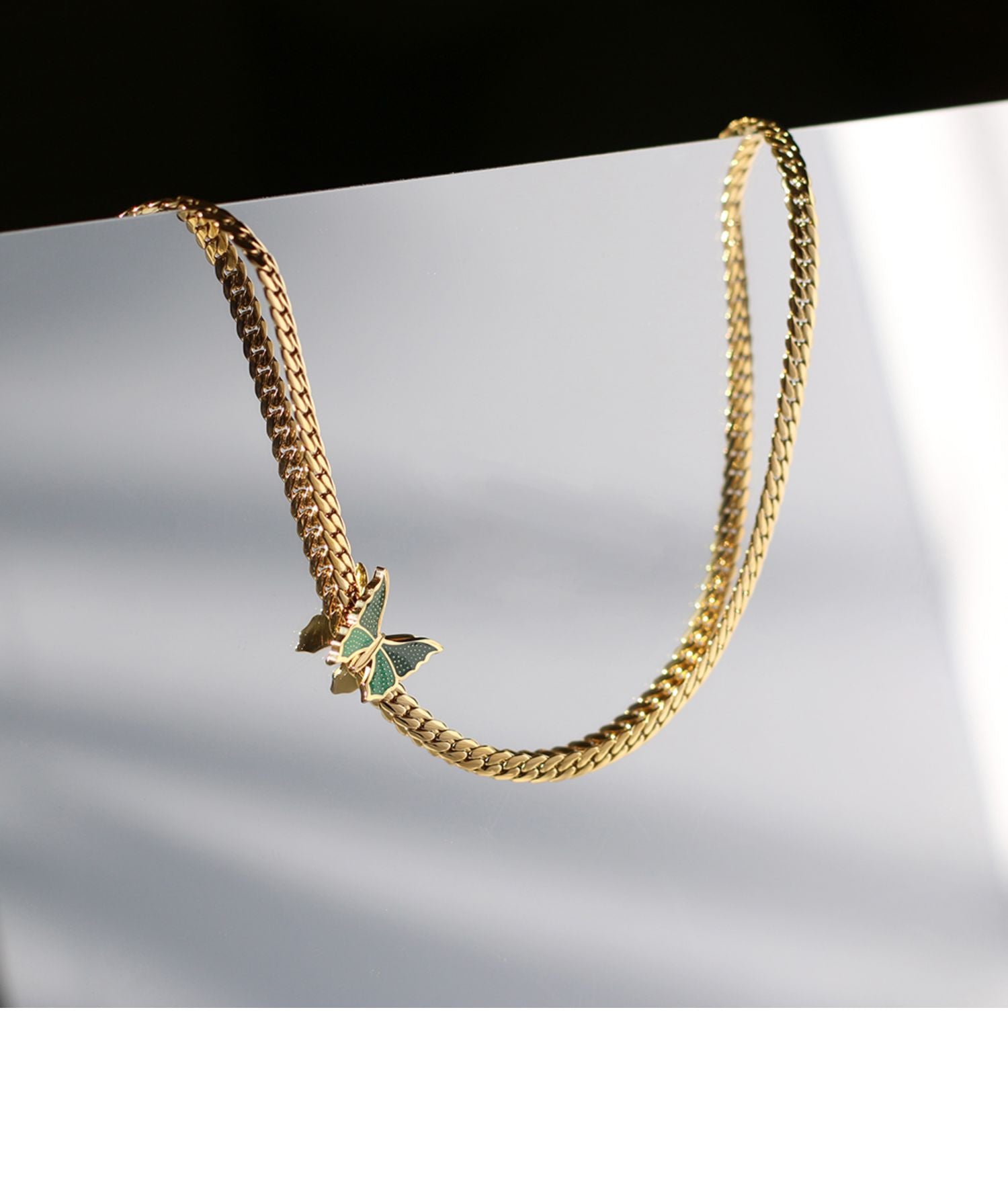 Vintage Style Green Butterfly Choker Necklace Cuban Necklace Collarbone Chain Titanium Steel 18K Gold Plated Non-Fading