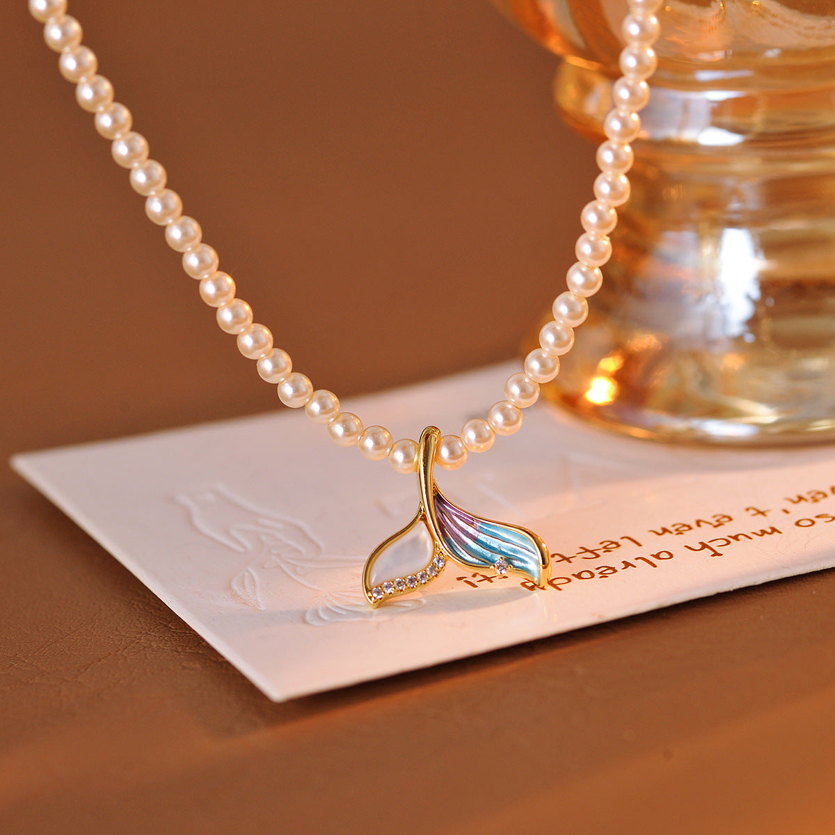 Fish Tail Pearl Necklace Natural Mother-of-Pearl Fish Tail Pendant Light Luxury High-End Fashion Collarbone Chain Necklace