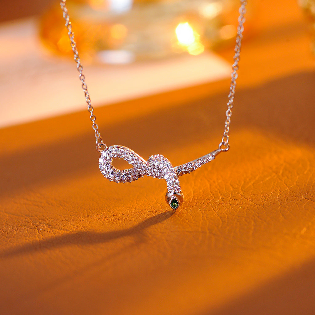 New Hot-Selling Diamond-Studded Necklace Versatile Zodiac Snake Simple Collarbone Chain Niche Ins Style Jewelry