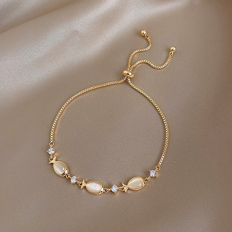 Korean Fashion Crystal Small Fish Bracelet for Women, Light Luxury Jewelry, High-end Summer Temperament, Versatile Personality Bracelet