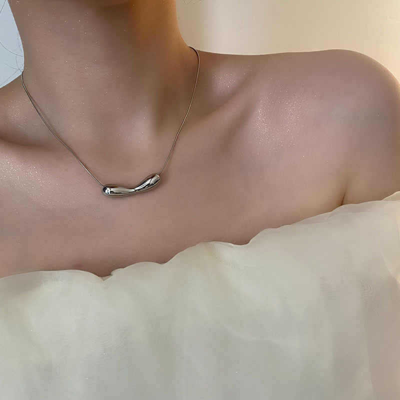 Titanium Steel Irregular Pleated Necklace for Women Spring Summer Niche Design Clavicle Chain Ins Minimalist Style Clavicle Chain Choker