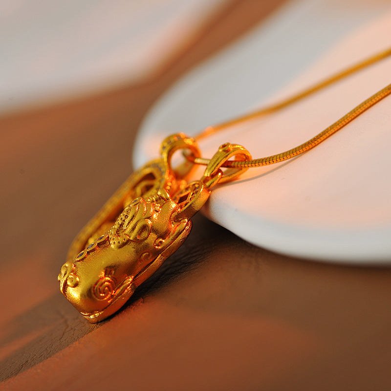 Wei Xue Same Style Ancient Gold-Plated Pointed Diamond Rotating Vajra Pixiu Four-Leaf Clover Pendant Necklace for Women Retro High-End Neck