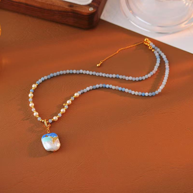 [Whale Coast] Ocean Oil Painting Style Baroque Pearl Earrings Elegant High-end Feel Fish Tail Classic Stud Earrings