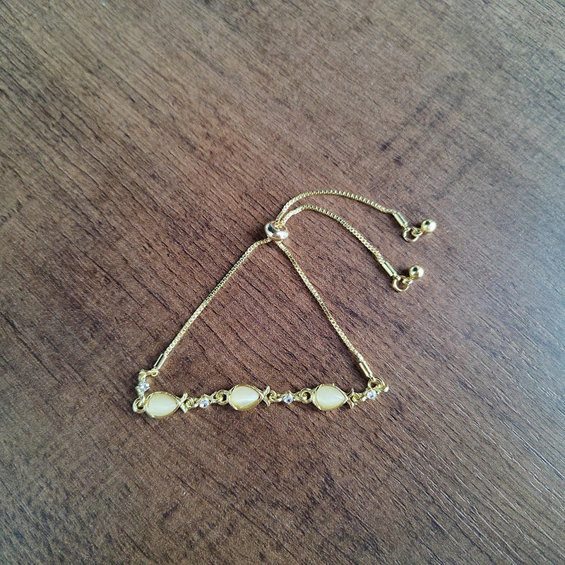 Korean Fashion Crystal Small Fish Bracelet for Women, Light Luxury Jewelry, High-end Summer Temperament, Versatile Personality Bracelet