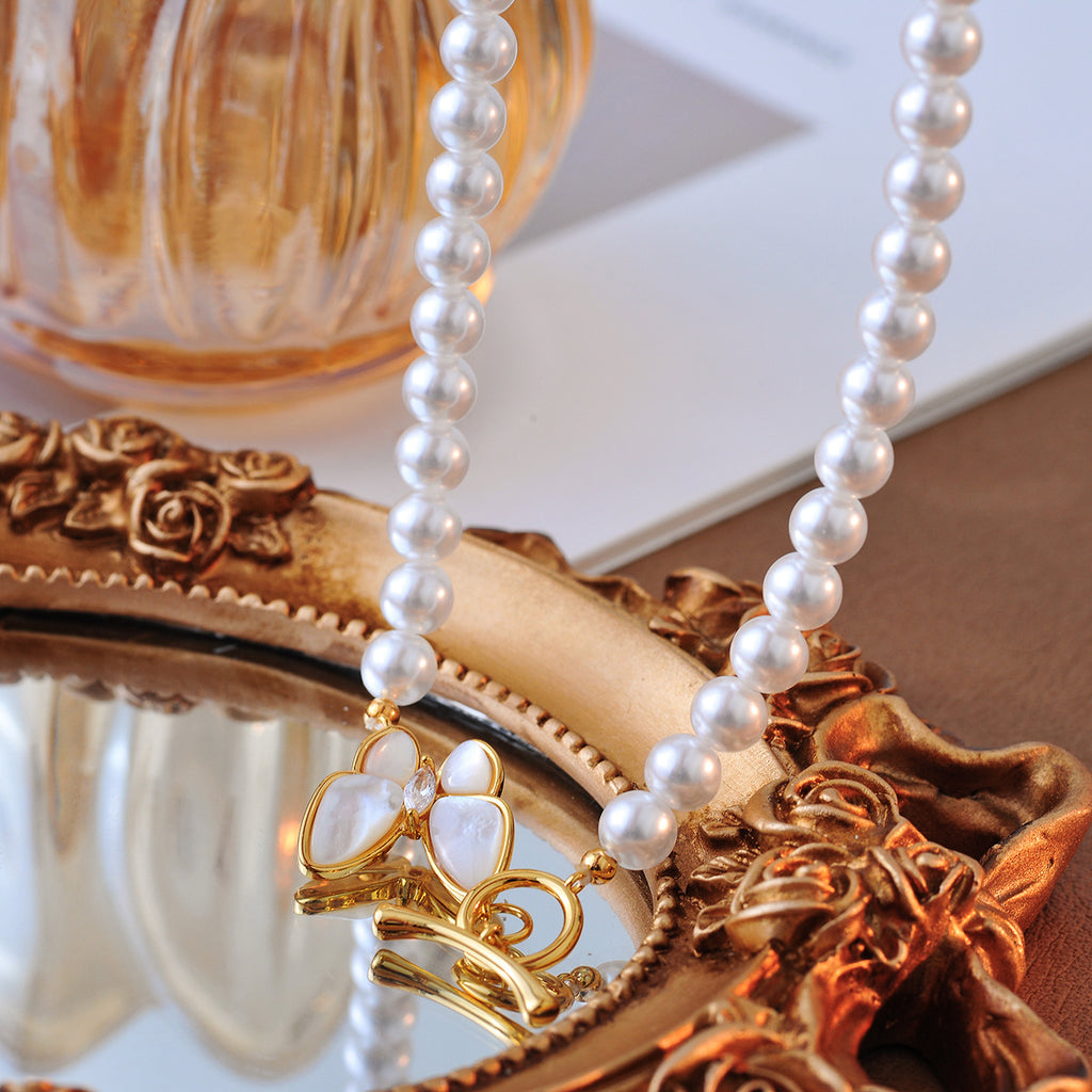 European and American INS Fashion New OT Buckle Butterfly Shell Pearl Necklace for Women Versatile High-end Light Luxury Exquisite Choker