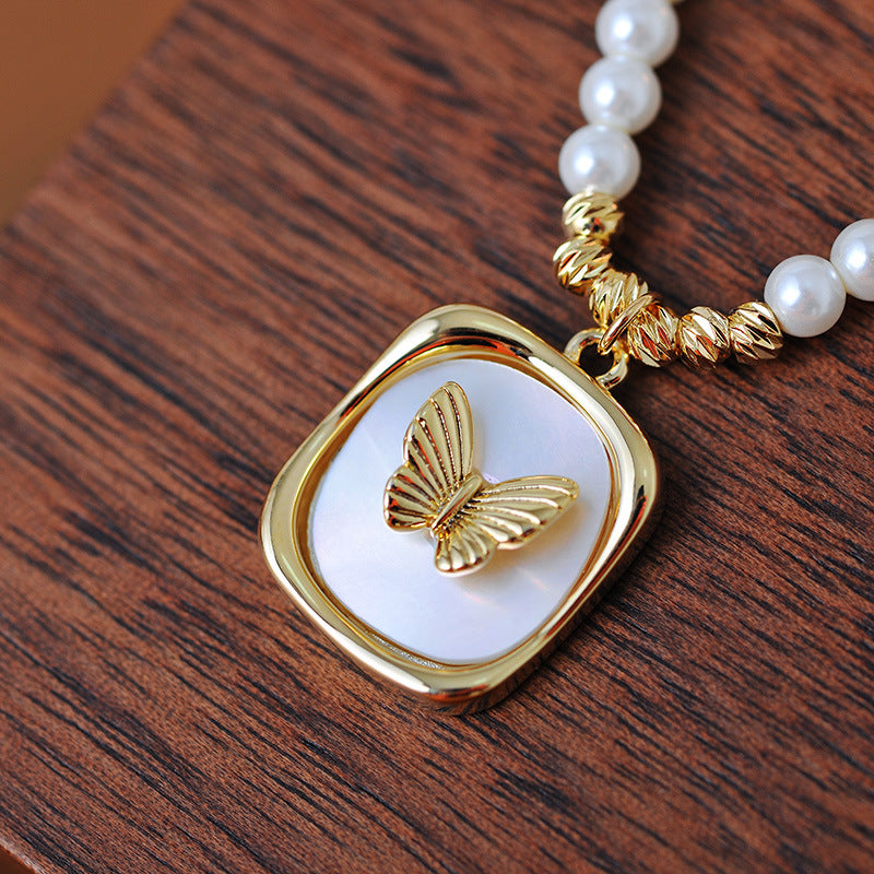 French Style Versatile Shell Butterfly Pendant Pearl Necklace for Women Light Luxury Design Sense High-end Collarbone Chain A10263