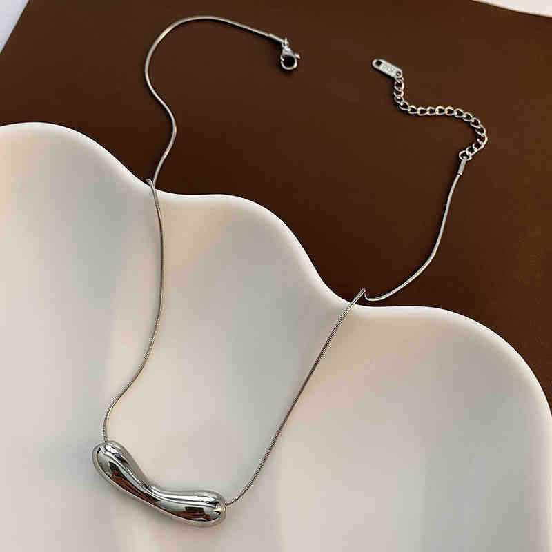 Titanium Steel Irregular Pleated Necklace for Women Spring Summer Niche Design Clavicle Chain Ins Minimalist Style Clavicle Chain Choker