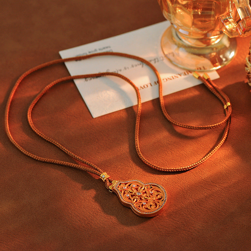 Wei Xue Same Style Junpei Gourd Necklace with Inlaid Diamonds, Wealth-Attracting Guardian God Pendant, Three-Dimensional New Style, Light Luxury, Non-Fading Pendant