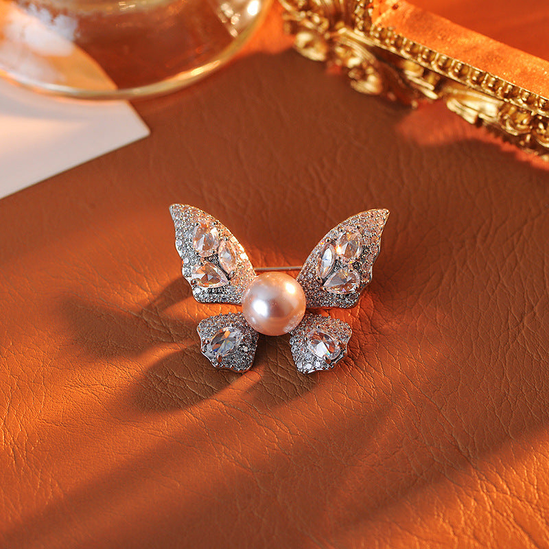 Butterfly Pearl Necklace for Women Sweater Chain Light Luxury Niche High-end New Collarbone Chain for Socialite Women