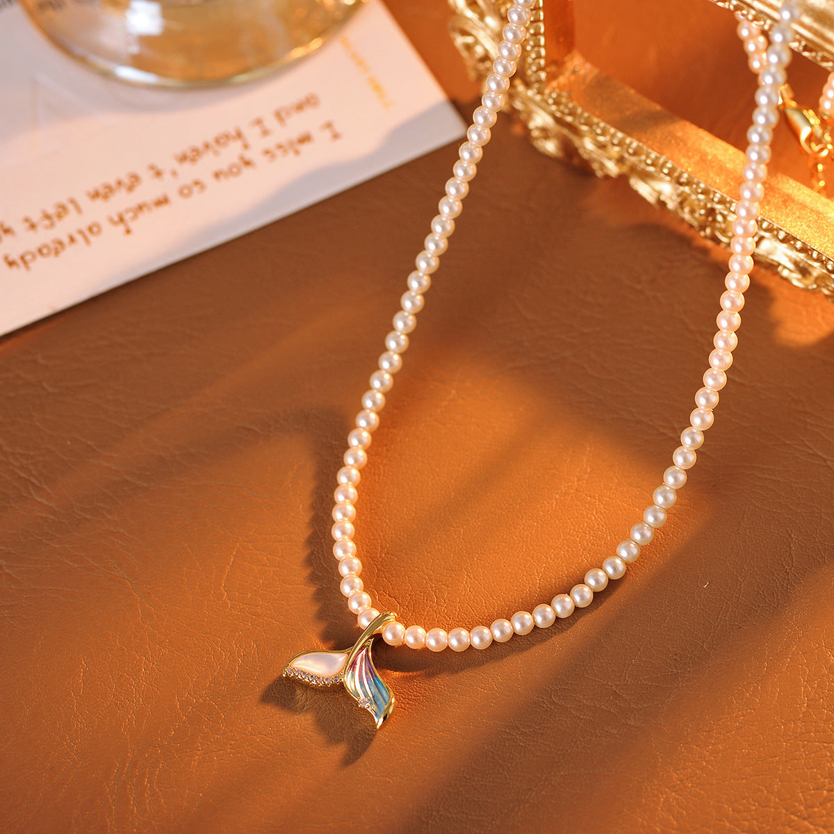 Fish Tail Pearl Necklace Natural Mother-of-Pearl Fish Tail Pendant Light Luxury High-End Fashion Collarbone Chain Necklace