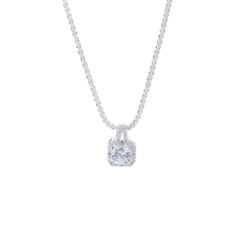 Zircon Small Sugar Cube Pendant Necklace Accessories for Women, High-End Luxury, Niche Style, Simple and Exquisite Collarbone Chain