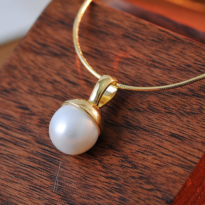 Light Luxury French Pearl Pendant Necklace for Women, Autumn and Winter Niche High-end Sweater Chain, Elegant Versatile Bundle