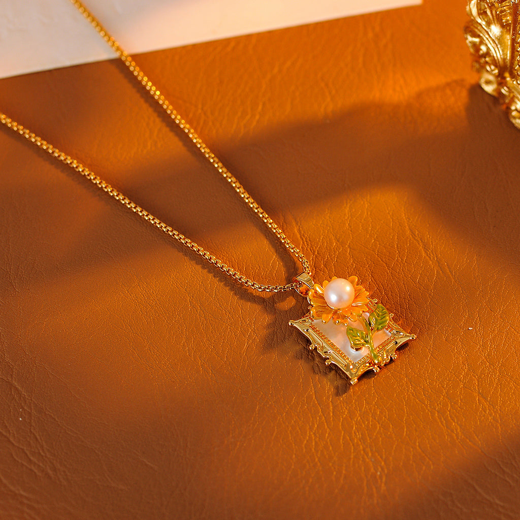 New Sunflower Necklace Freshwater Pearl High-end Exquisite Fashion Light Luxury Elegant Necklace for Women