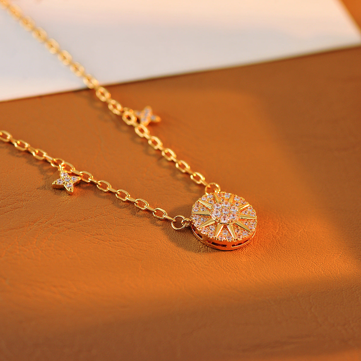 Eight-Pointed Star Necklace Ins Style Sun Star Chart Necklace Niche Fashion Light Luxury Elegant Commuting Versatile