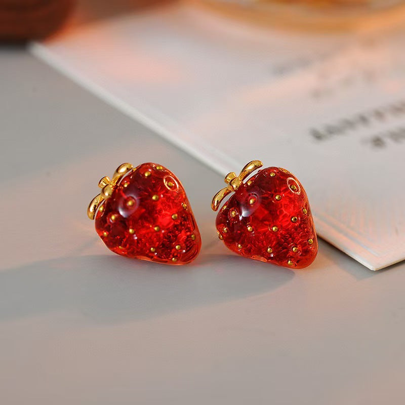 New Sweet Fresh Pastoral Style Strawberry Flower Bee Pearl Flower Basket Multi-Pendant Metal Necklace